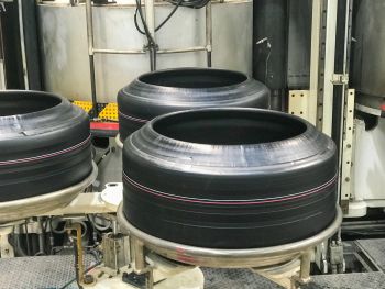 Top quality and maximum efficiency in tire production with Outside Lube OP-2218/1.